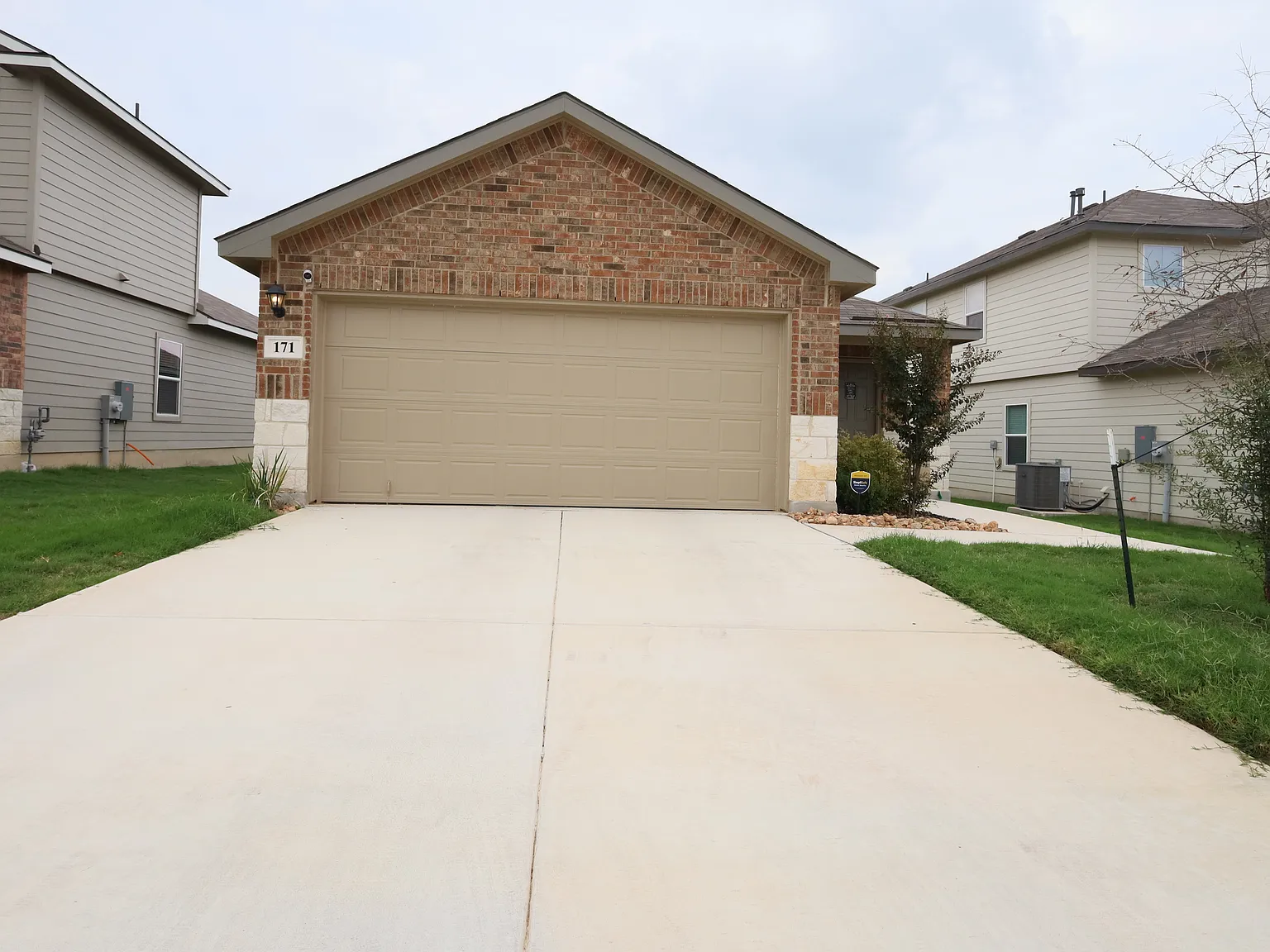 3 bed, 1296 sqft, $1,495 — Photo 2