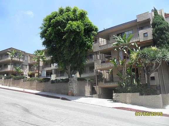 2nd image of 1140 N Clark St APT 210
