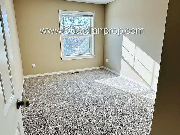 9909 Vera Cruz Ln N — Photo 11