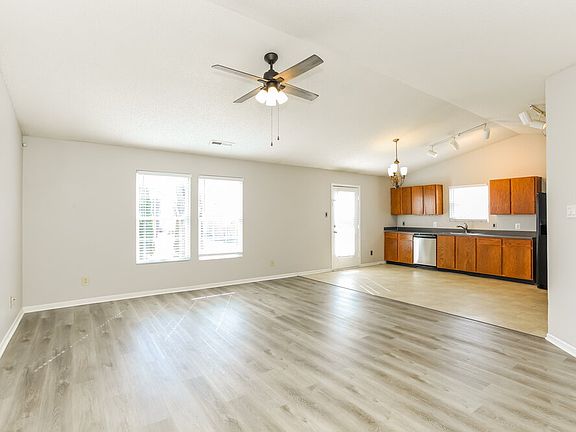 4th image of 2989 Hearthside Dr
