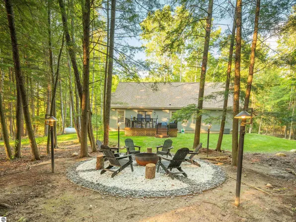 1942 Hoosier Valley Rd, Traverse City, MI 49685