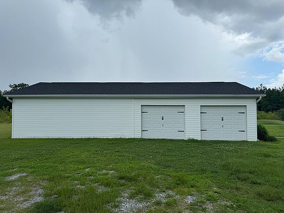 Garage & workshop
