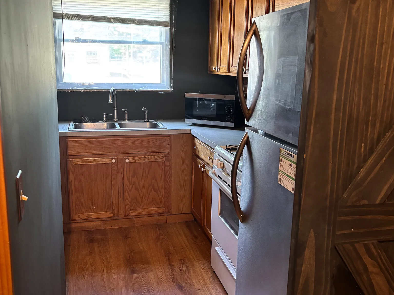 2 bed, 1.5 bath, 1024 sqft, $1,300 — Photo 4