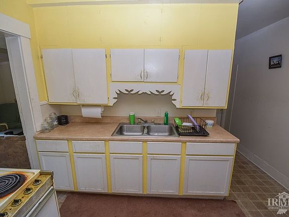 5th image of 903 W Charles St