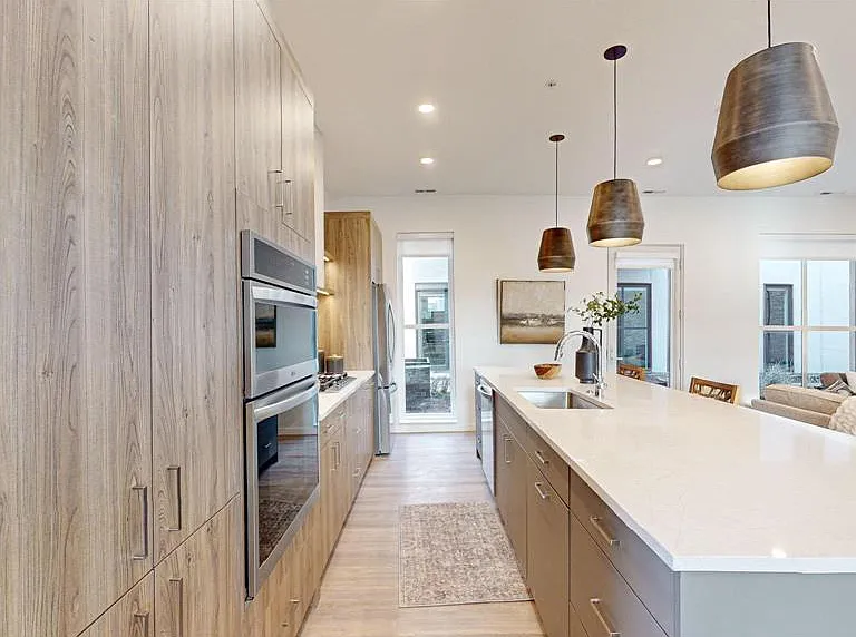 1 West Dr #4 — Photo 3