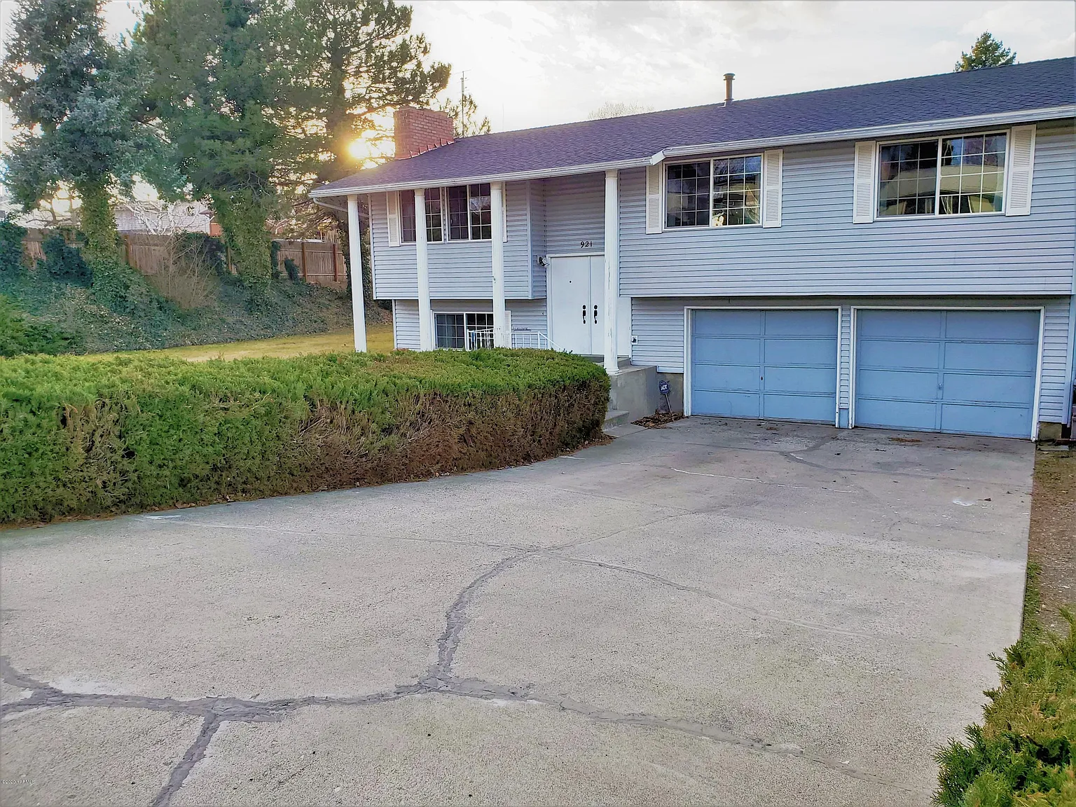 921 Taylor St photo 1