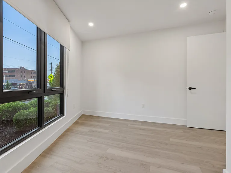 325 Manville Rd #201 — Photo 18