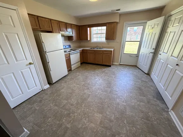 770 Deerfield Ln, Somerset, KY