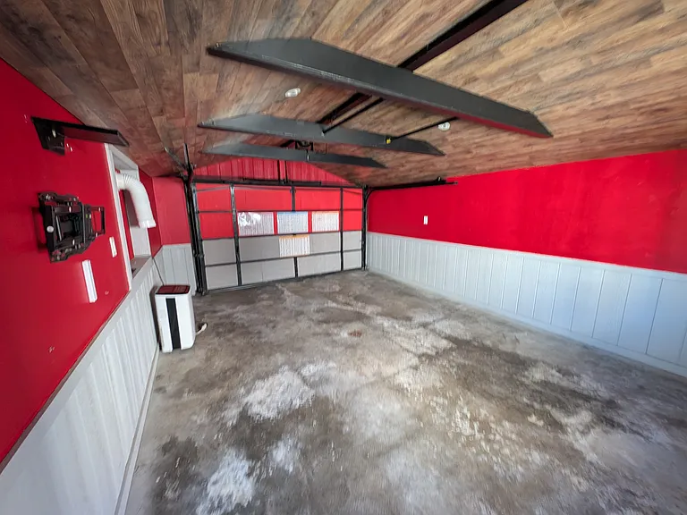 670 Lynn St — Photo 12