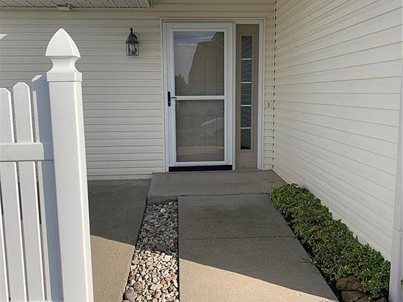 4th image of 1769 Blackberry Ln