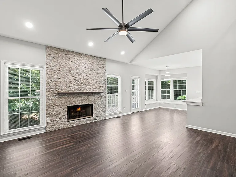 11355 Vedrines Dr — Photo 12