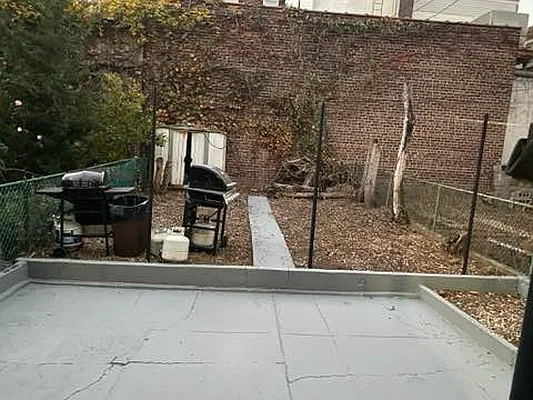 Rented by Amorelli Realty | media 1