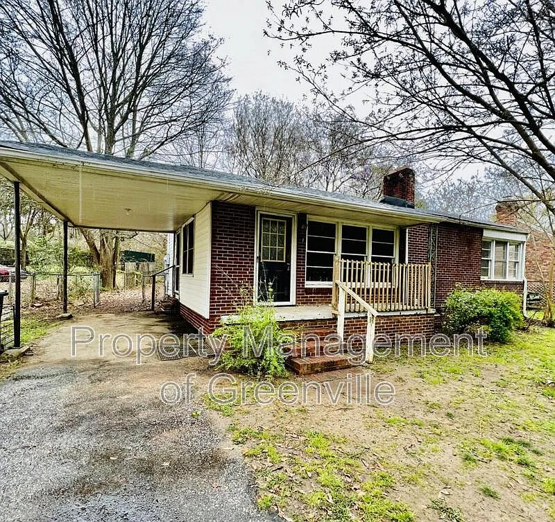3 bed, 1.0 bath, 1118 sqft, $1,245 — Photo 2