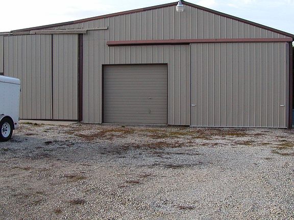 Overized shop/barn