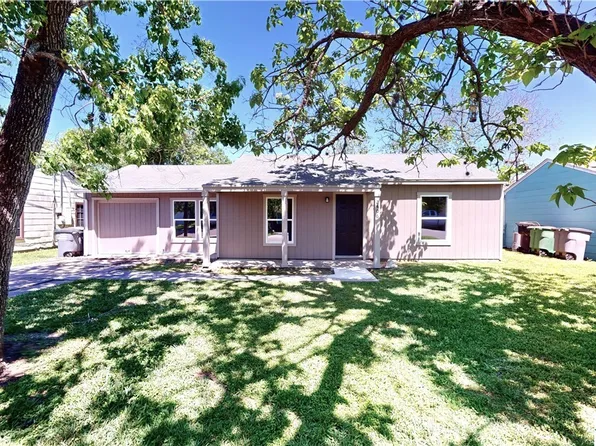 2406 E Sabine St, Victoria, TX 77901