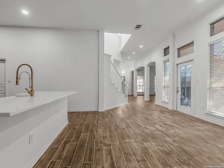 111 Westwood Way — Photo 11