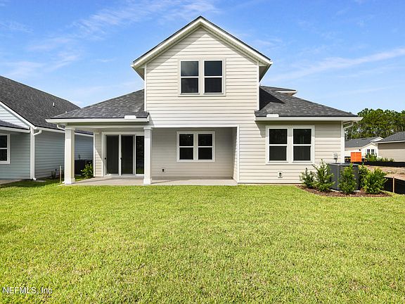 5th image of 215 THORNBERRY Way