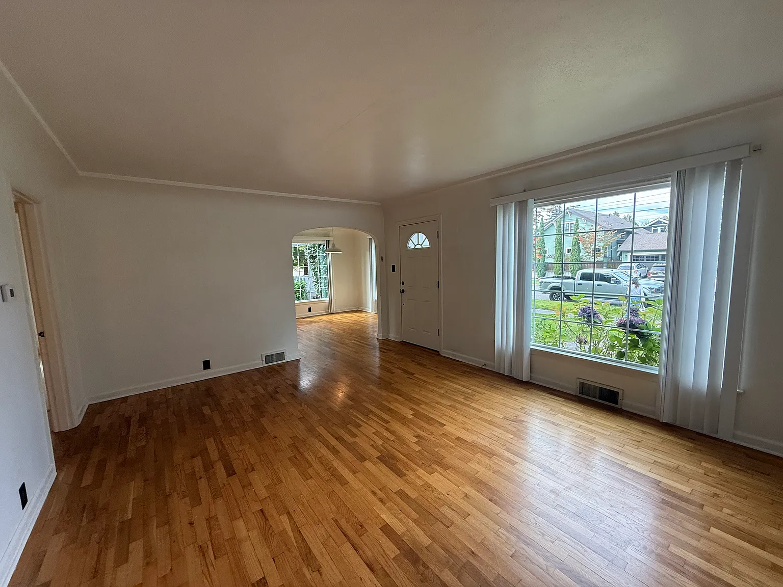 2 bed, 1500 sqft, $2,500 — Photo 3