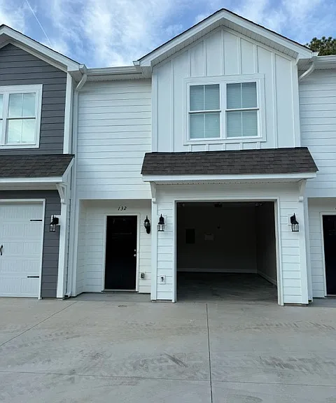 132 Mayport Dr — Photo 1
