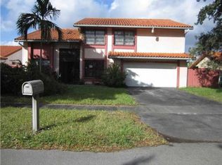 6265 NW 201st Ln, Hialeah, FL 33015