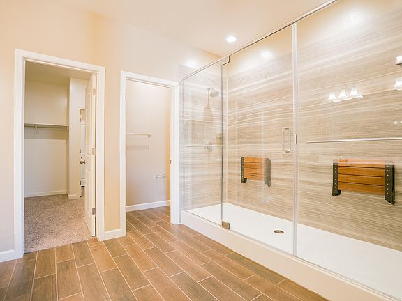 4th image of 30334 W Columbus Ave