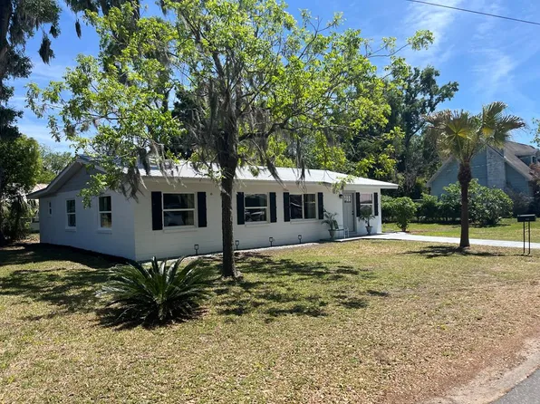 216 NE Third St, Trenton, FL 32693