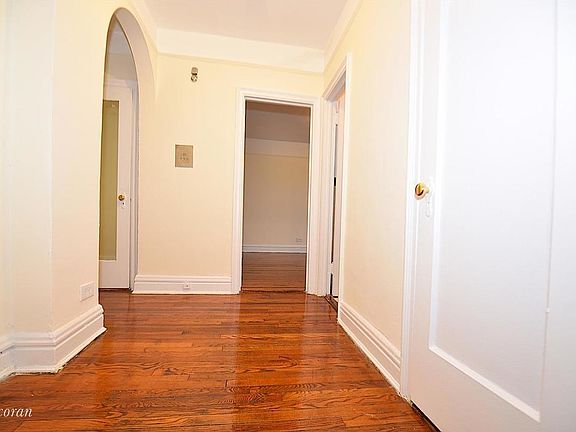 5th image of 2590 35th St APT 3J