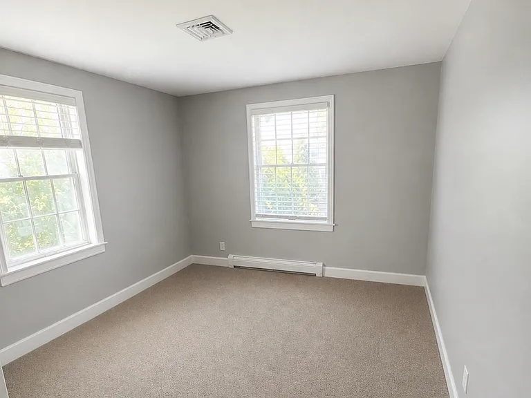 3 Hawthorne St S #A — Photo 9