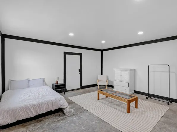 1922 1/2 Scenic Ave #1/2, Central Pt, OR 97502