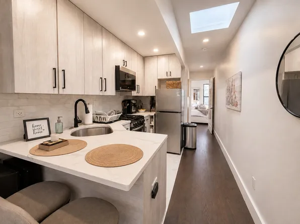691 Union St APT 4R, Brooklyn, NY 11215