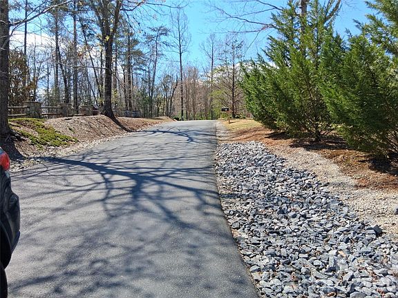 3rd image of Hidden Lake Pkwy #2