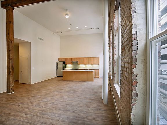 2nd image of 615 Main St #C