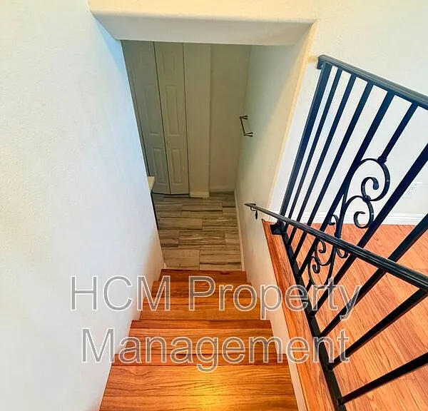 922 W 25th St #1 — Photo 22