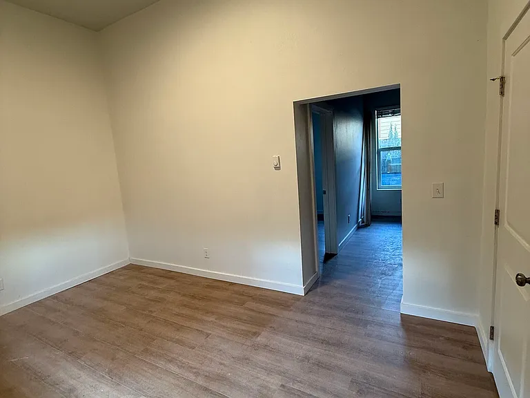 3130 Broadway — Photo 11