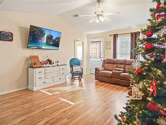 5th image of 3708 Wellington Ct