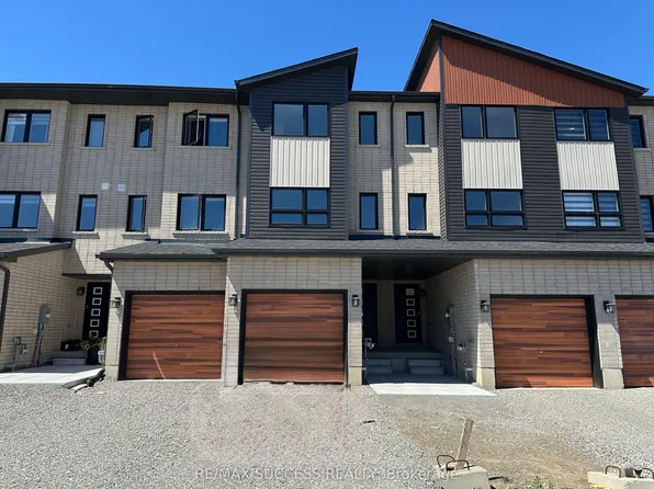 49 Flan Blvd, Barrie, ON L9J 0E1
