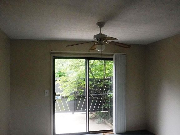 3rd image of 5742 Hallridge Cir