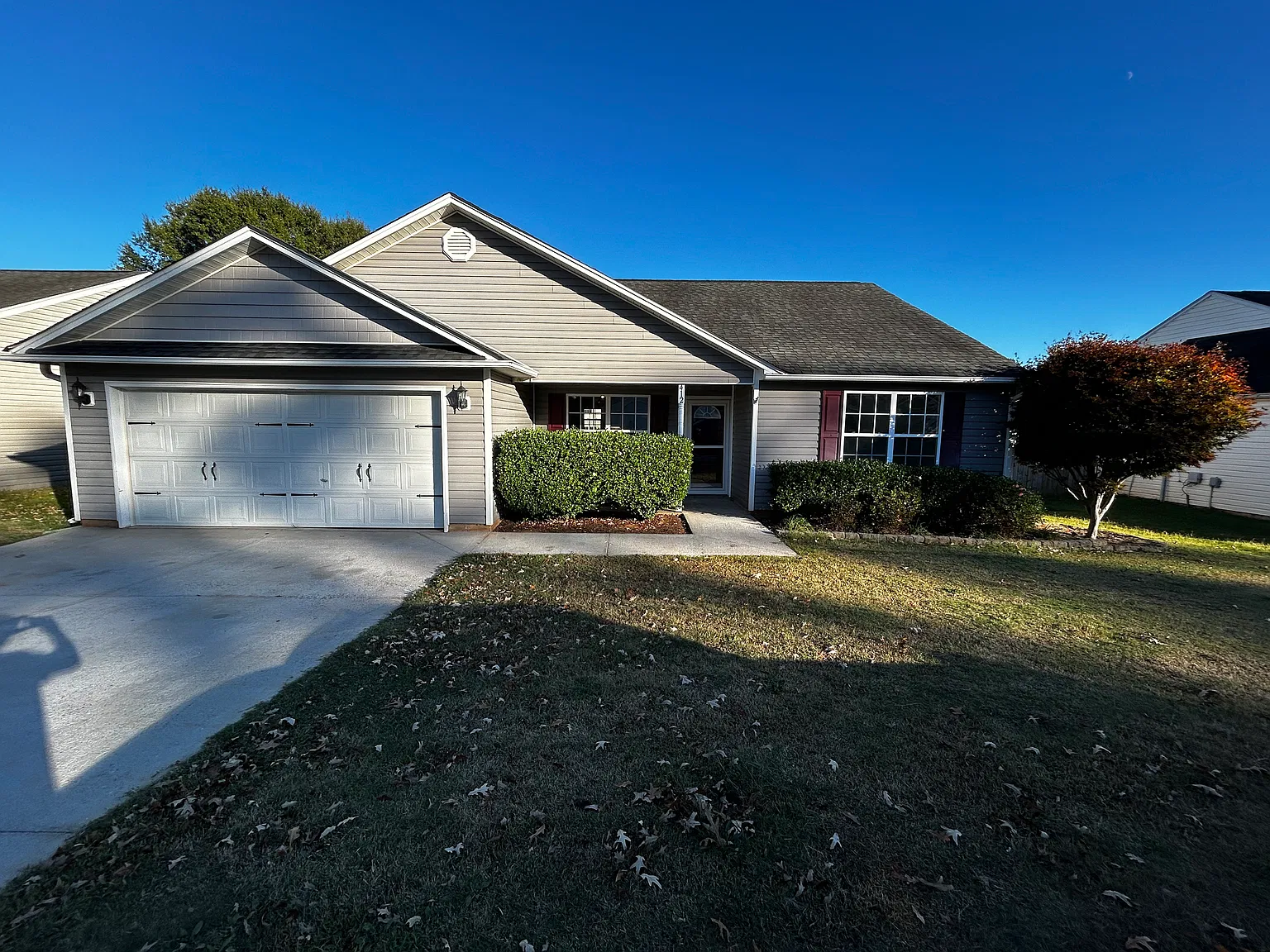 412 Woodford Way — Photo 4