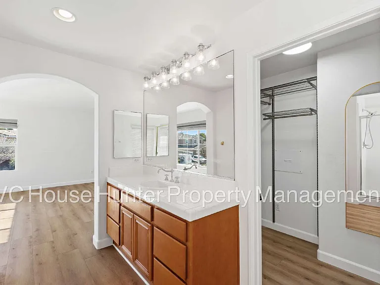 708 Entrada Dr — Photo 35