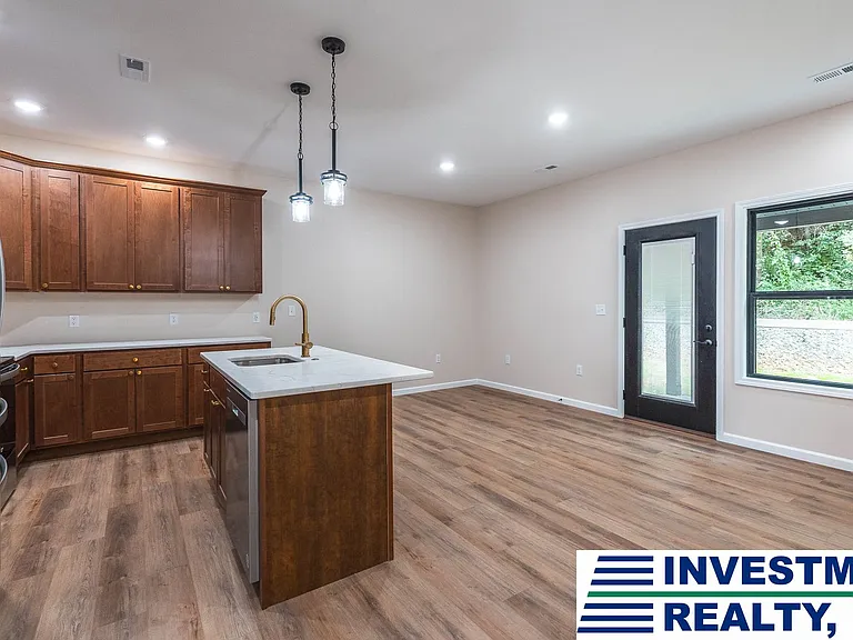 312 Colonial Hills Rd — Photo 5