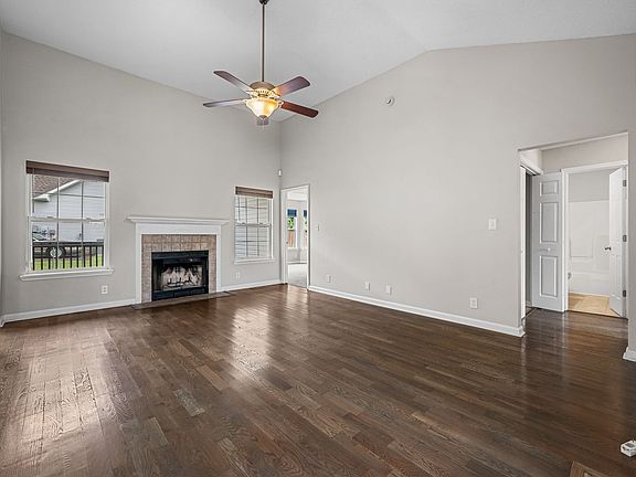 2nd image of 1287 Meredith Way