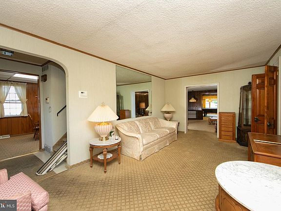 3rd image of 106 W Mill Rd
