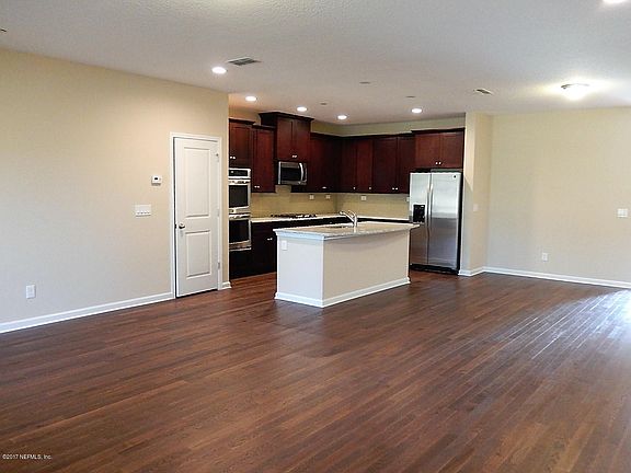 3rd image of 51 Pindo Palm Dr