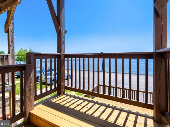 112 Villa Capri Cir, Essex, MD 21221