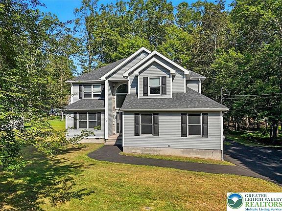 3rd image of 190 Sandlewood Dr