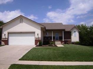 400 E Stone Creek St, Derby, KS 67037