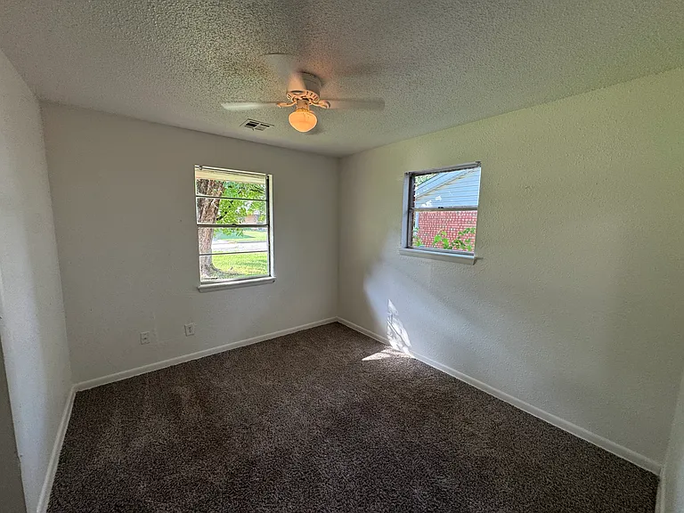 820 Butler St — Photo 6