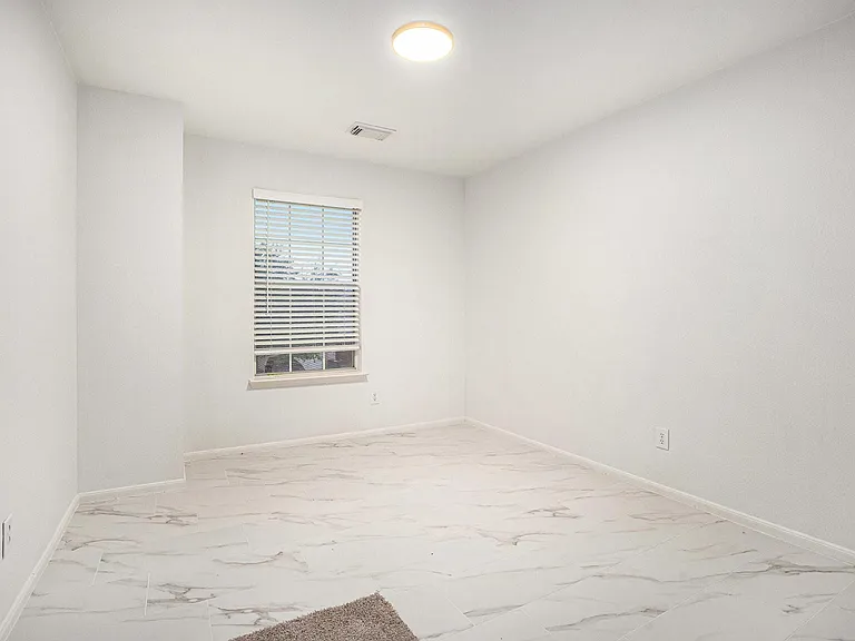 3811 Misty Falls Ln — Photo 11