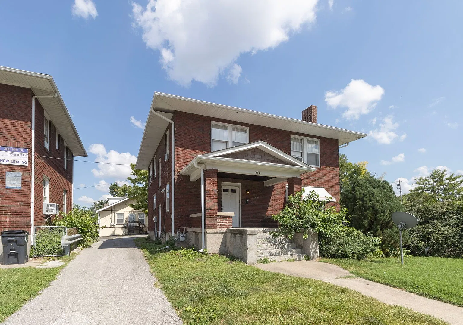 Spacious 4BR Historic Home Near Downtown & Mizzou — Photo 2