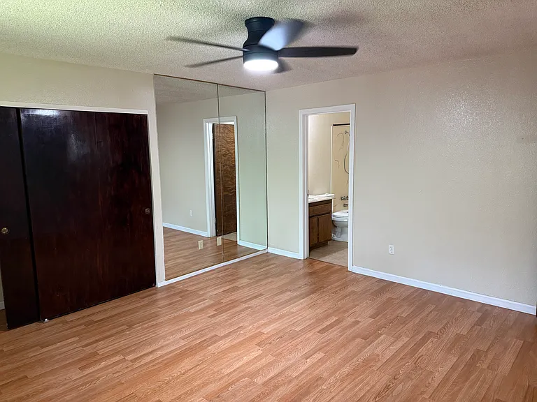 6893 Folsom Oaks Ct — Photo 16